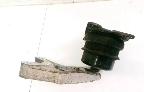 Volkswagen Polo Engine mount bracket 6Q0199185M