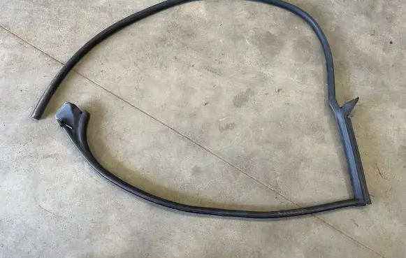 Audi A5 8T 8F Front door rubber seal 8T8831708