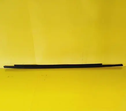 Opel Meriva A Front door glass trim molding 316219989 E093392730