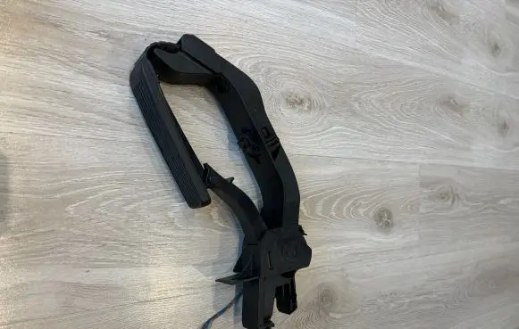 Mercedes-Benz E W211 Accelerator throttle pedal A2113000604