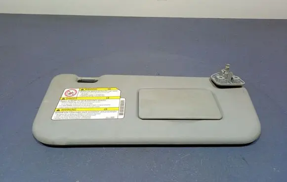 Mitsubishi Colt Sun visor