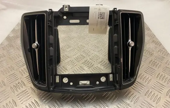 Volvo XC60 Dash center air vent grill 31417738 31477274 31477275