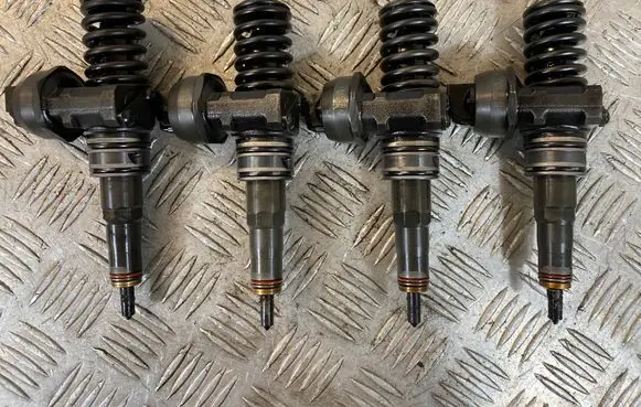 Volkswagen PASSAT B6 Fuel injectors set 038130073BQ 0414720312