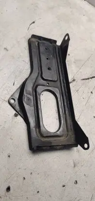 Volkswagen PASSAT B5.5 Battery tray 