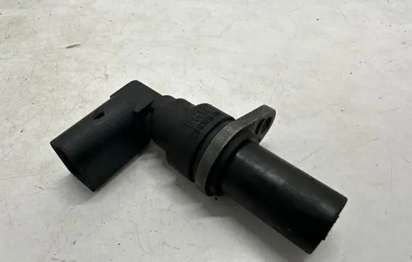 BMW 5 E39 Crankshaft position sensor 25916010
