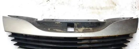 Renault Laguna II Front grill 8200012581