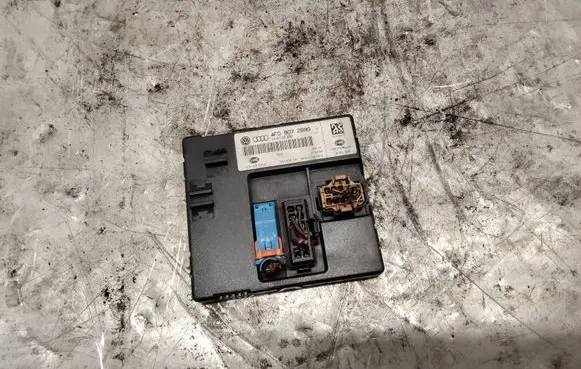 Audi A6 S6 C6 4F Light module LCM 4F0907289G 5DK00876224 4F0910289G