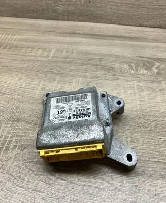 Renault Espace - Grand espace IV Airbag control unit/module 8200241277 601960200