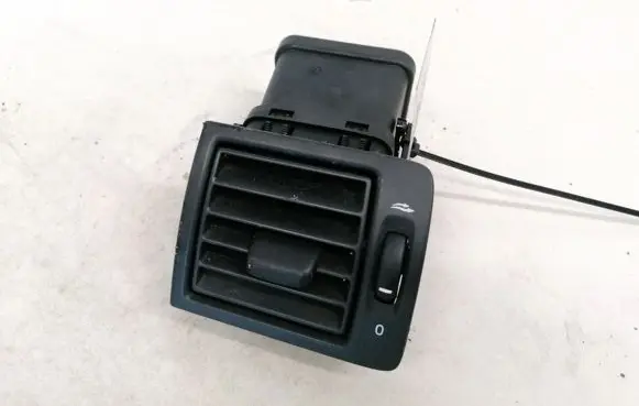 Volvo V50 Dash center air vent grill Y01103