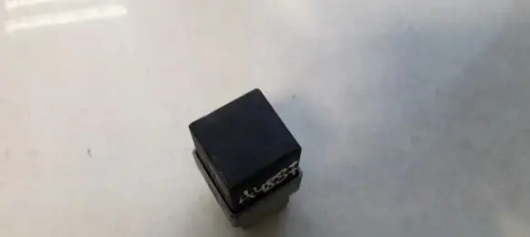 Volvo S40, V40 Other relay mb953394