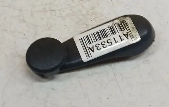 Toyota Yaris Front door window winding handle