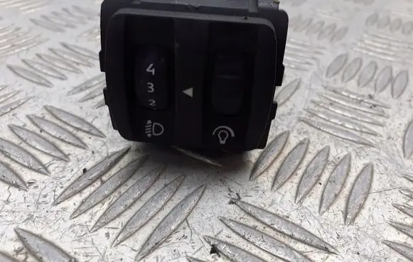 Renault Twingo II Headlight level height control switch 8200095495