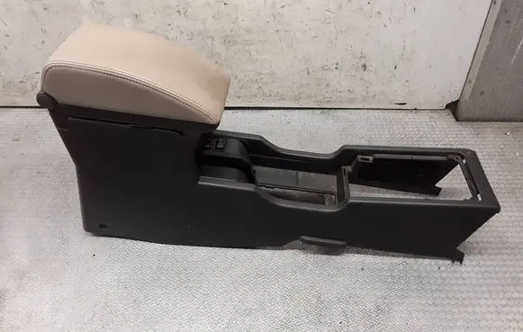 Nissan X-Trail T30 Center console 