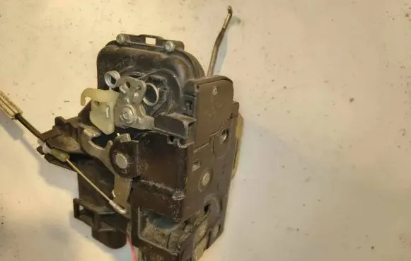 Audi A6 S6 C5 4B Front door lock