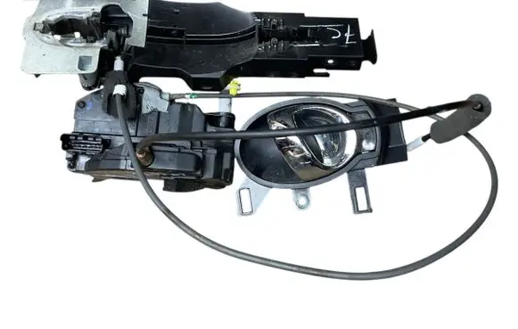 Nissan Juke I F15 Front door lock