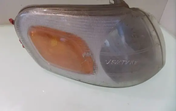 Chevrolet Venture Front indicator light 16521704A
