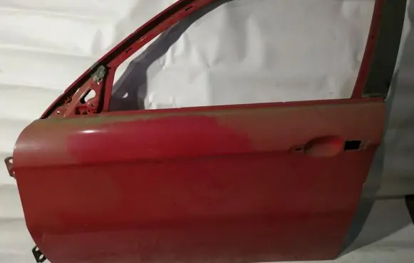 Alfa Romeo 147 Front door raudonos