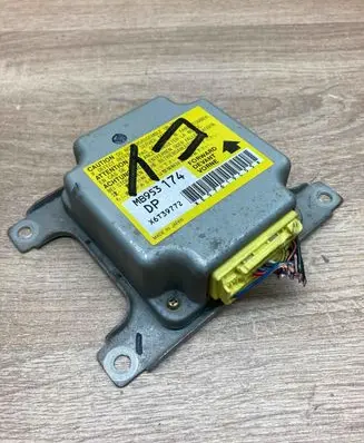 Mitsubishi Colt Airbag control unit/module MB953174 X6T39772 WithPlug