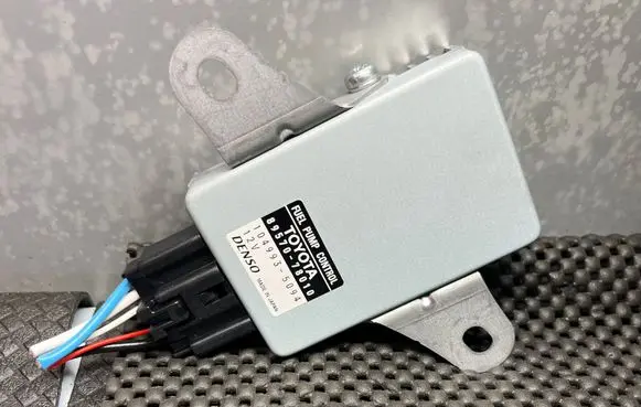 Lexus NX Fuel cut-off switch 8957078010