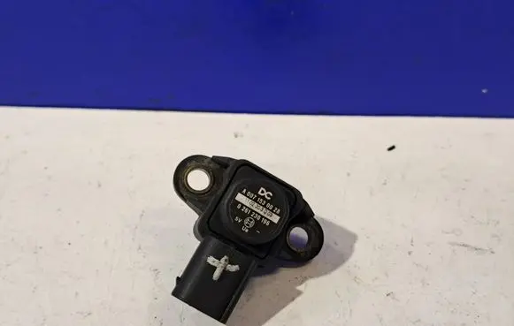 Mercedes-Benz C W204 Air pressure sensor A0071530028 0261230196