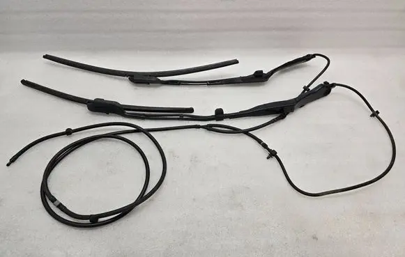 Volvo XC40 Front wiper blade arm 31457316