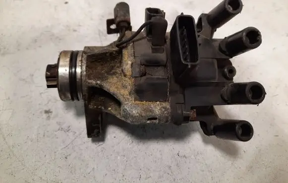 Mazda 323 Spark distributor B3M5P8 T2T58471