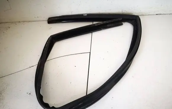 Ford Ka Rubber seal front coupe door 