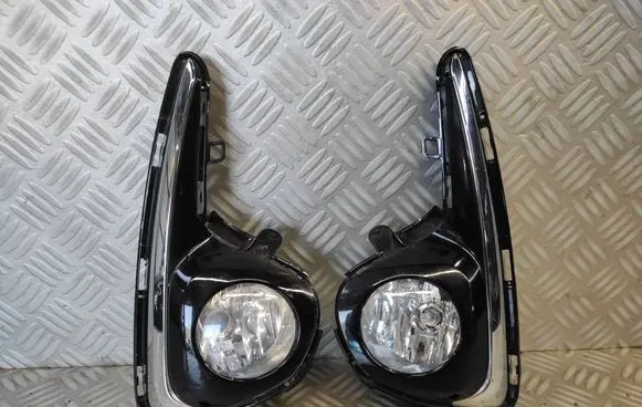 Toyota Yaris Front fog light 90008490 90008497 81210-02110