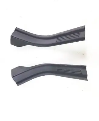 Volvo V50 Foot area side trim 