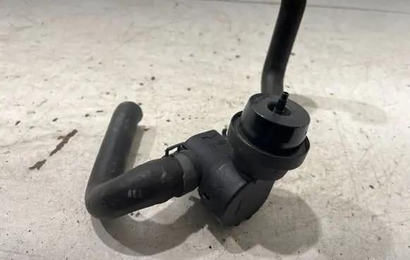 Audi Q5 SQ5 Coolant heater control valve 1J0819809