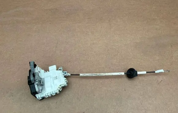Audi Q5 SQ5 Rear door lock 8K0839015G