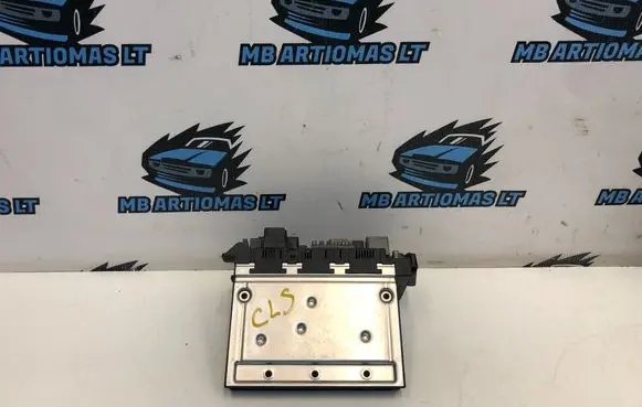 Mercedes-Benz CLS C219 Fuse box set 2115457201