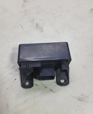 Mercedes-Benz E W212 Glow plug pre-heat relay 0255452832