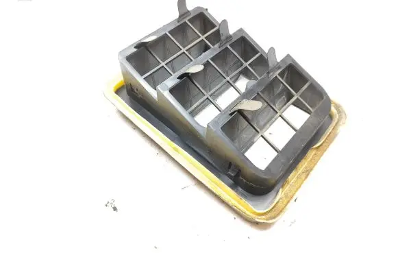 Citroen DS5 Quarter panel pressure vent 96384903 8139