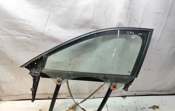 Audi A3 S3 8P Front door window/glass frame 43R001025 E000232 DOT27M24100AS2