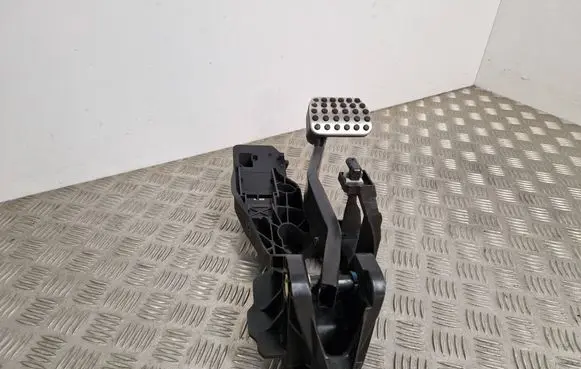 Mercedes-Benz A W177 Brake pedal A1772900800
