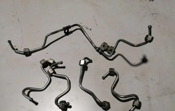 Nissan Qashqai Fuel injector supply line/pipe 