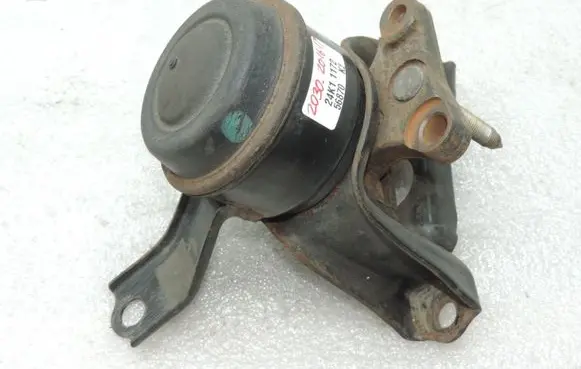 Toyota Avensis T220 Engine mounting bracket 1230528050