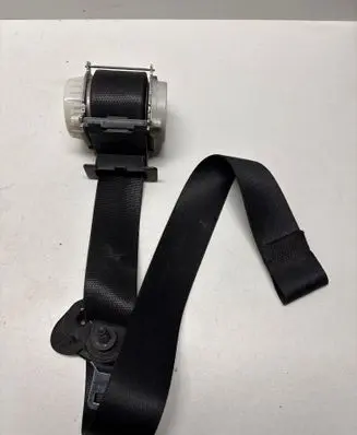 BMW 1 E81 E87 Front seatbelt 34003267 020707 105525