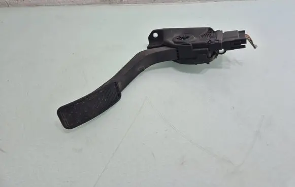 Ford Fiesta Accelerator throttle pedal 8V219F836AB