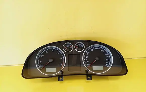 Volkswagen PASSAT B5.5 Speedometer (instrument cluster) 3B0920809