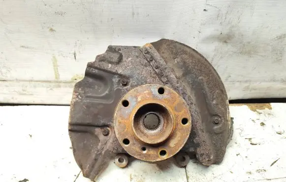 Front wheel hub