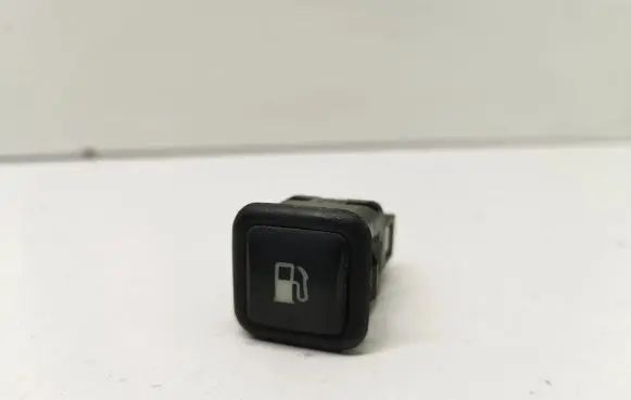 Volkswagen Golf IV Fuel tank opening switch 3B0959833A