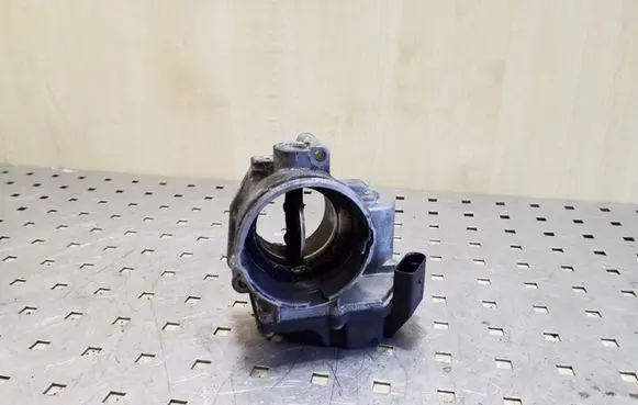 Volkswagen Caddy Throttle valve 03G128063A