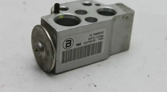 Audi A4 S4 B8 8K Air conditioning (A/C) expansion valve H7995002
