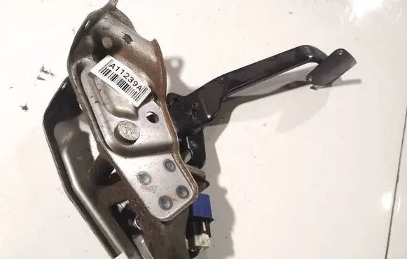 Honda Civic IX Brake pedal 