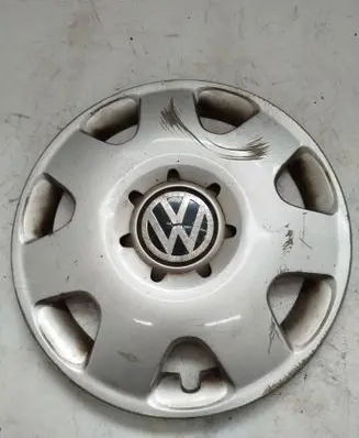 Volkswagen Polo R15 wheel hub/cap/trim 6Q0601147M