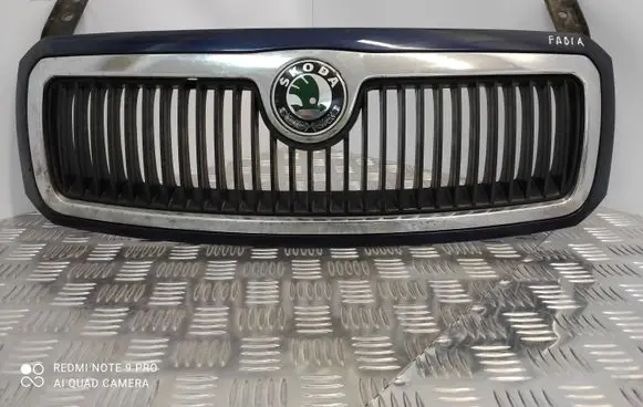 Skoda Fabia Mk1 (6Y) Front bumper upper radiator grill 6Y0853668