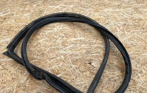 Audi TT Mk1 Front door rubber seal 