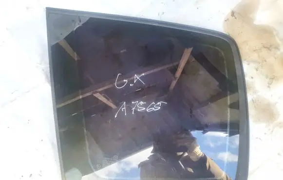 KIA Carens I Rear side window